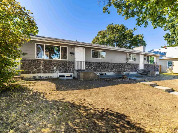 702-704 E Bridgeport Ave, Spokane, WA 99207