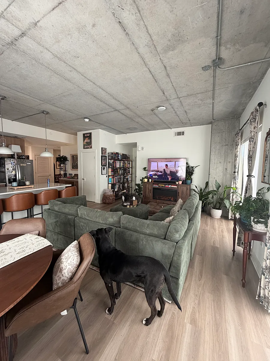 Building Photo - 700 3rd Ave S #113