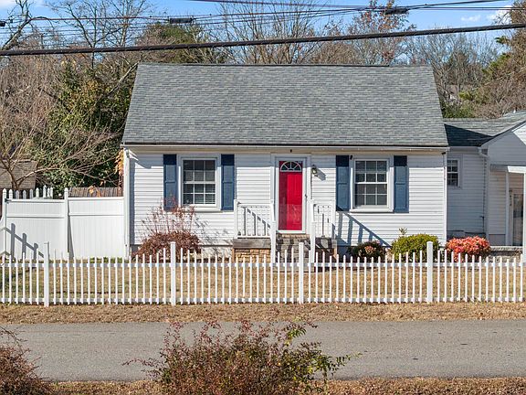 3rd image of 505 Henrietta Dr