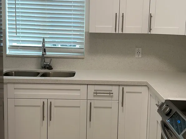 3649 SW Natura Ave APT B, Deerfield Beach, FL 33441