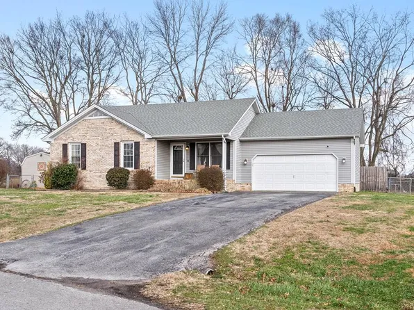 207 Deerwood Dr, Hopkinsville, KY 42240