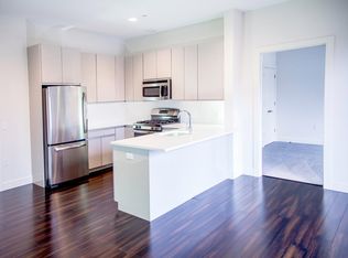 24 N Main St APT 2F, West Hartford, CT 06107