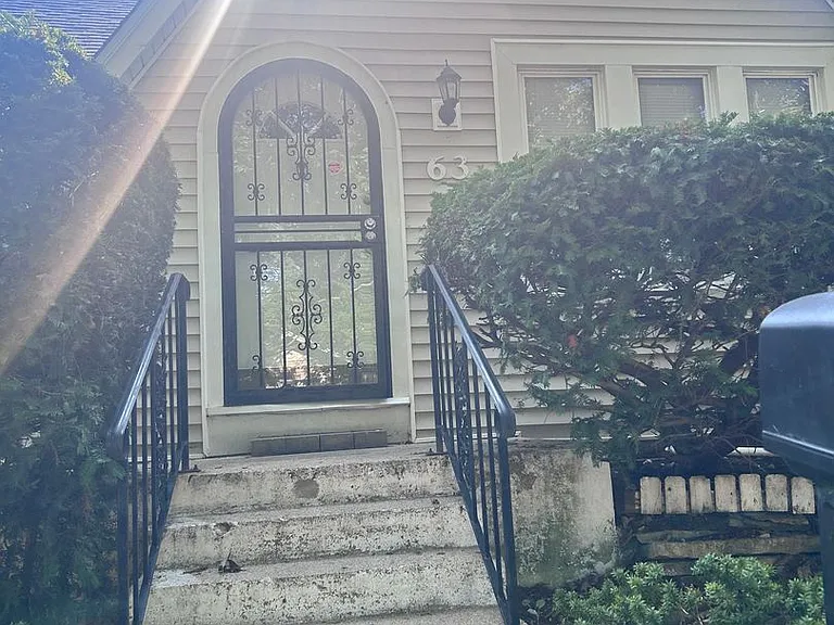 63 N Smith St — Photo 2