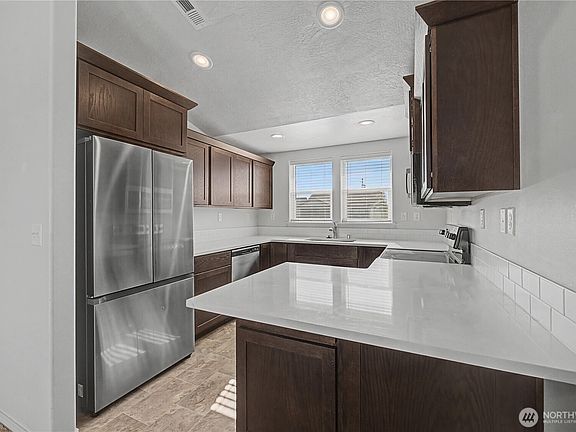 5th image of 1118 W Sequoia Road