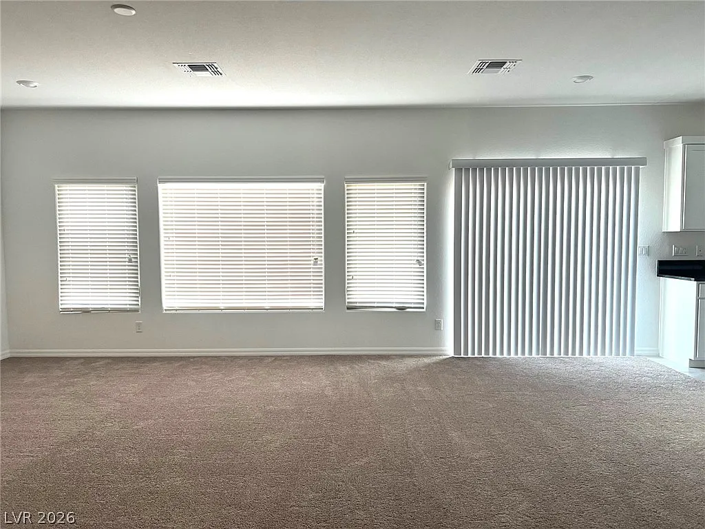 4 bed, 2.5 bath, 3054 sqft, $2,950 — Photo 4