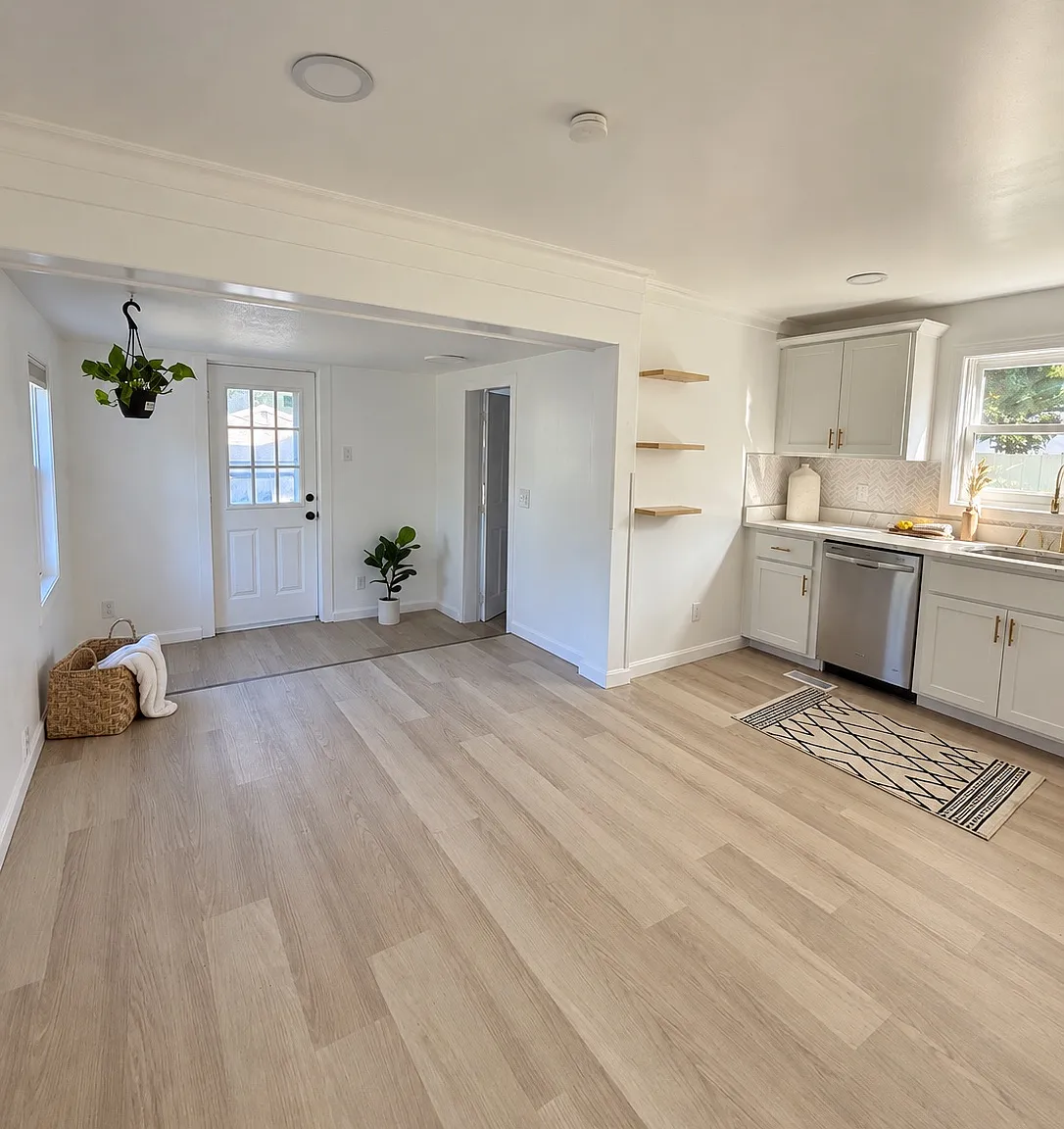 3 bed, 1350 sqft, $3,850 — Photo 4