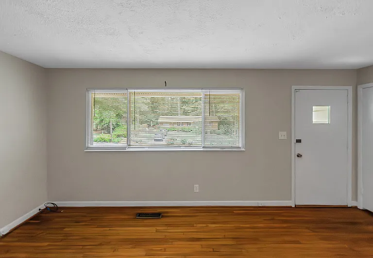 2080 Dundee Dr SE — Photo 9