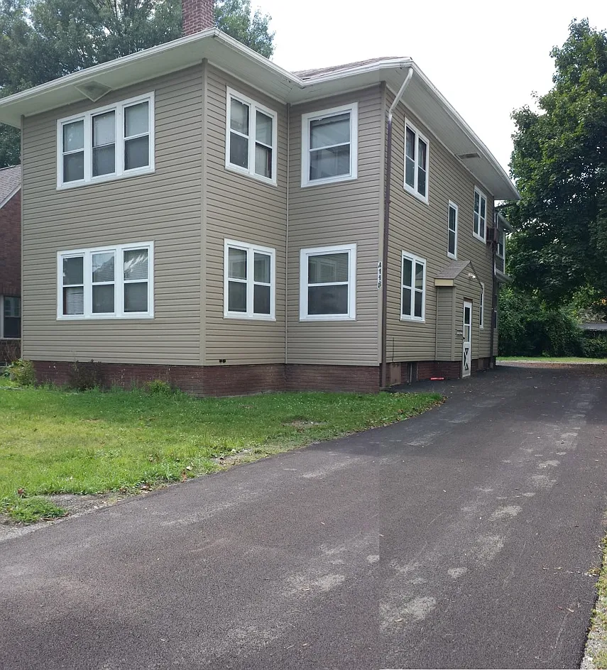 3 bed, 1300 sqft, $1,100 — Photo 1