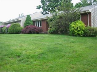 69 W Ridge Dr, West Hartford, CT 06117