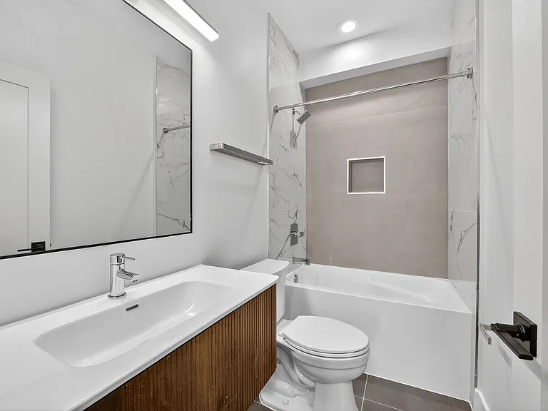 2440 Ontario Rd NW #8 — Photo 11