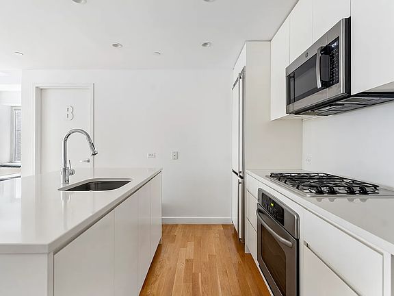 4th image of 90 William St APT 16B