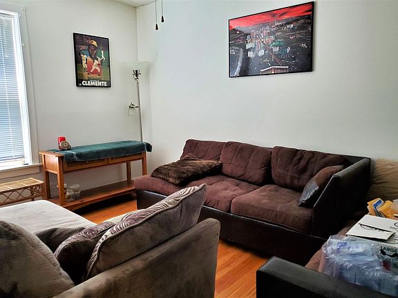 2nd image of 1058 W Cornelia Ave #3