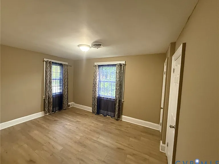 335 Claremont St — Photo 8
