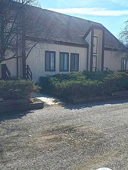 3 bed, 1.0 bath, $1,195 — Photo 5