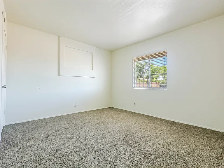 1219 E Townley Ave — Photo 20