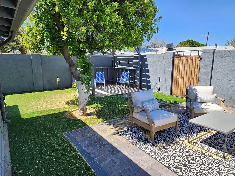 1214 W Highland Ave — Photo 43