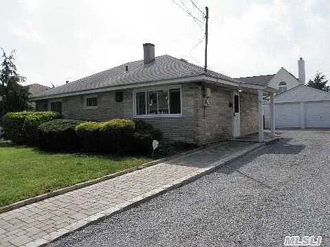 53 Highwater Ave photo 1
