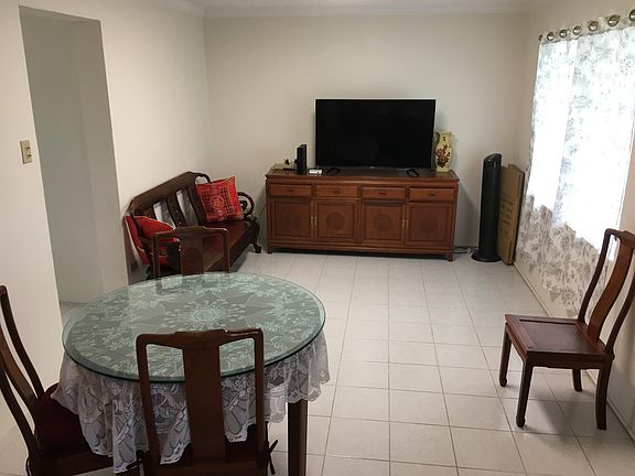 Spacious, bright, & breezy living room!