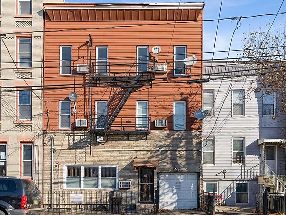 5th image of 40 Beacon Ave APT 6
