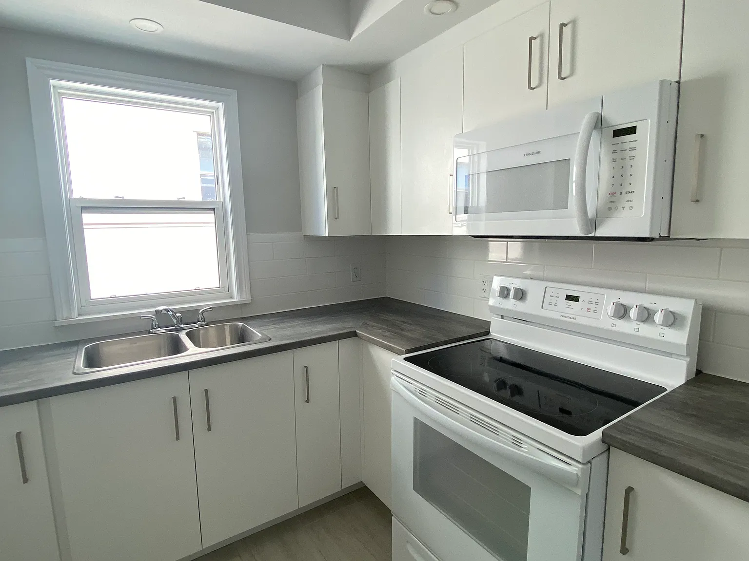 53 Melrose Avenue Halifax — Photo 2