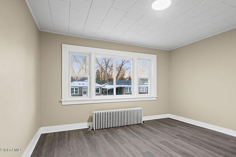 3rd image of 683 Park Avenue