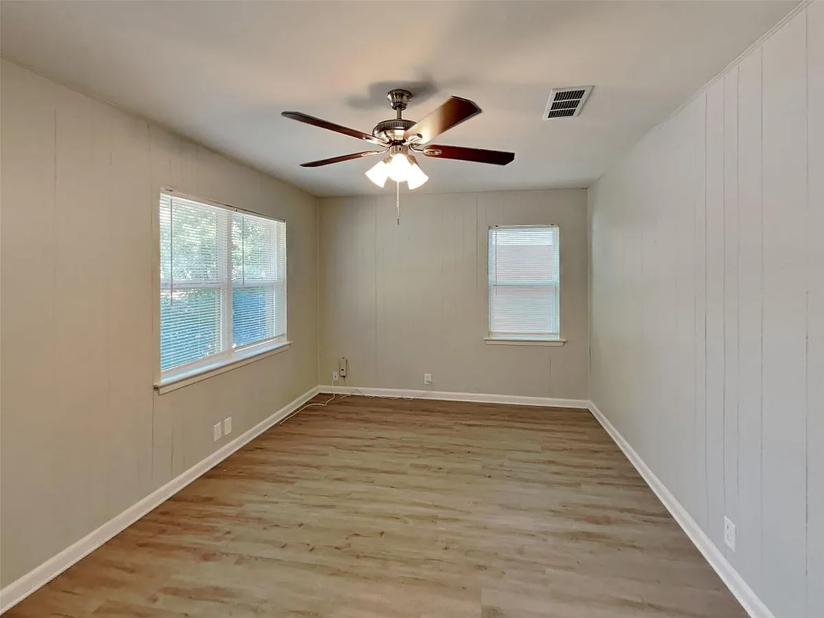 Building Photo - 808 Laguna Dr