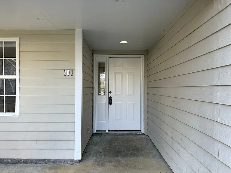 204 Grandford Pl — Photo 4