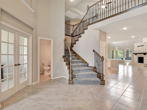 5th image of 246 Peninsula Point Dr
