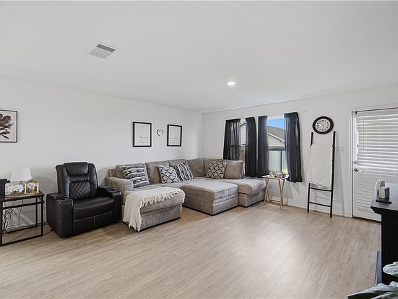 4th image of 1123 Demeter Dr