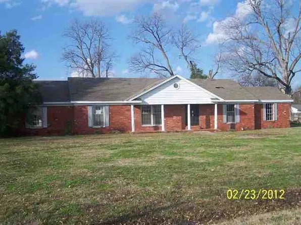 228 W Riverside Dr, Marked Tree, AR 72365