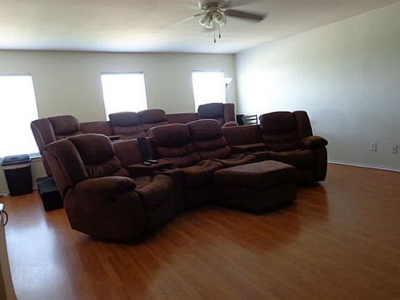 3rd image of 1201 Huntsville Dr