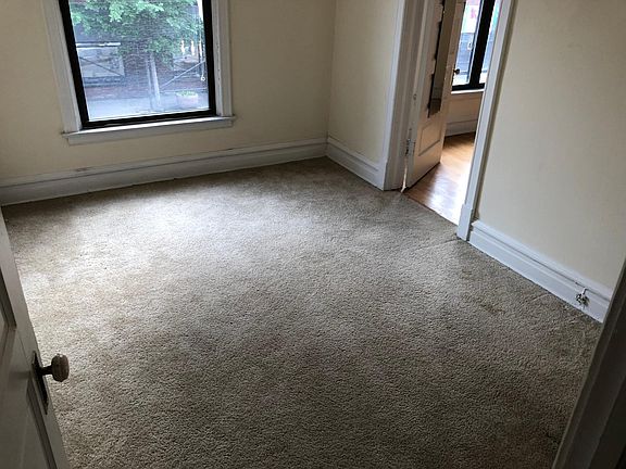 2nd image of 3925 N Lincoln Ave APT 2B