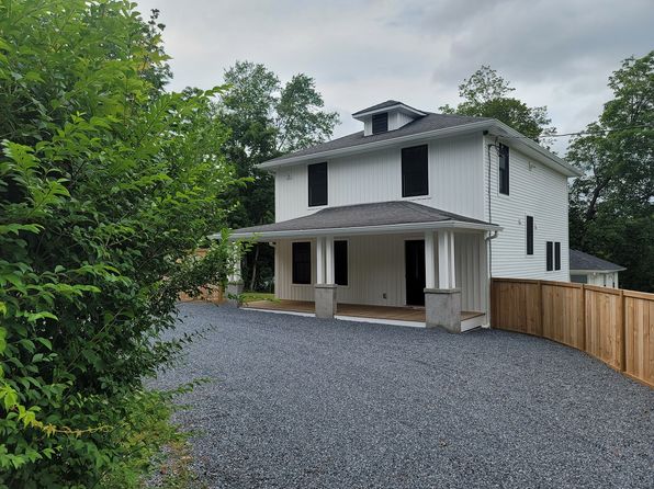 11 Brick Hill Rd #1