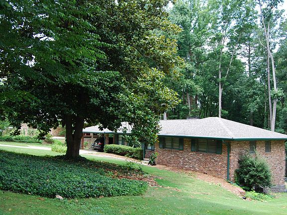 3rd image of 2394 Melinda Dr NE