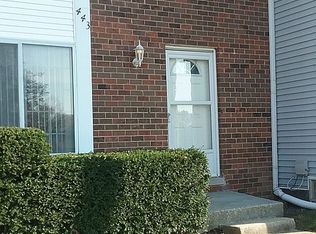 443 Yorkshire Sq, Bolingbrook, IL 60440
