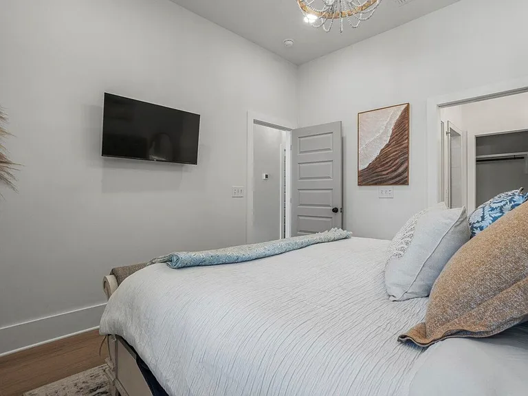Georgia Pl — Photo 28
