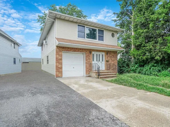 147 Courthouse Road, Franklin Square, NY 11010