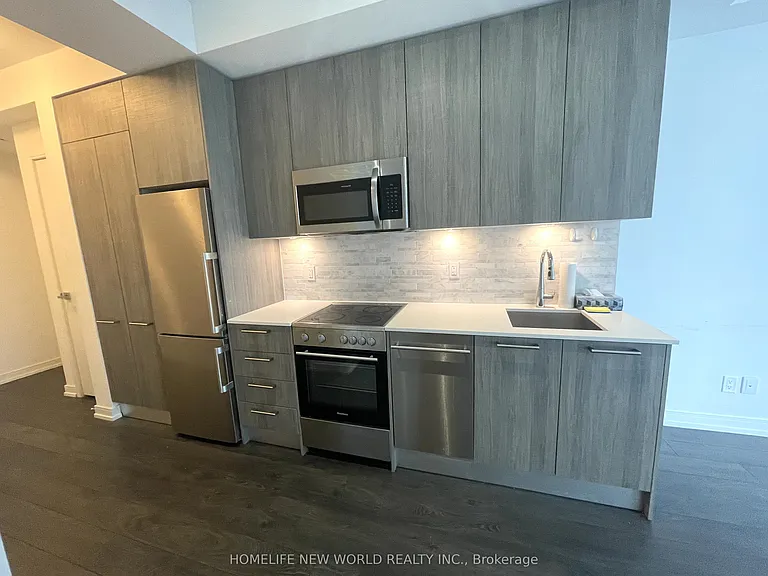 28 Wellesley St E #1206 — Photo 3