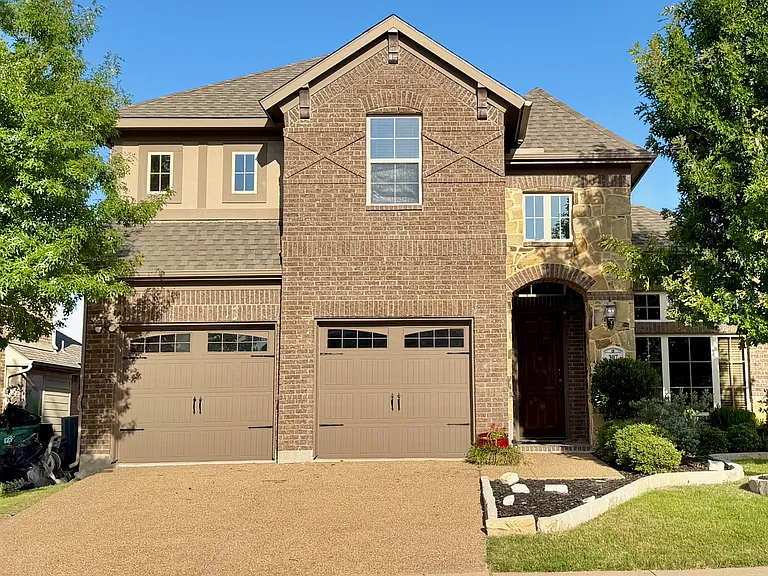 307 Nixon Dr — Photo 1