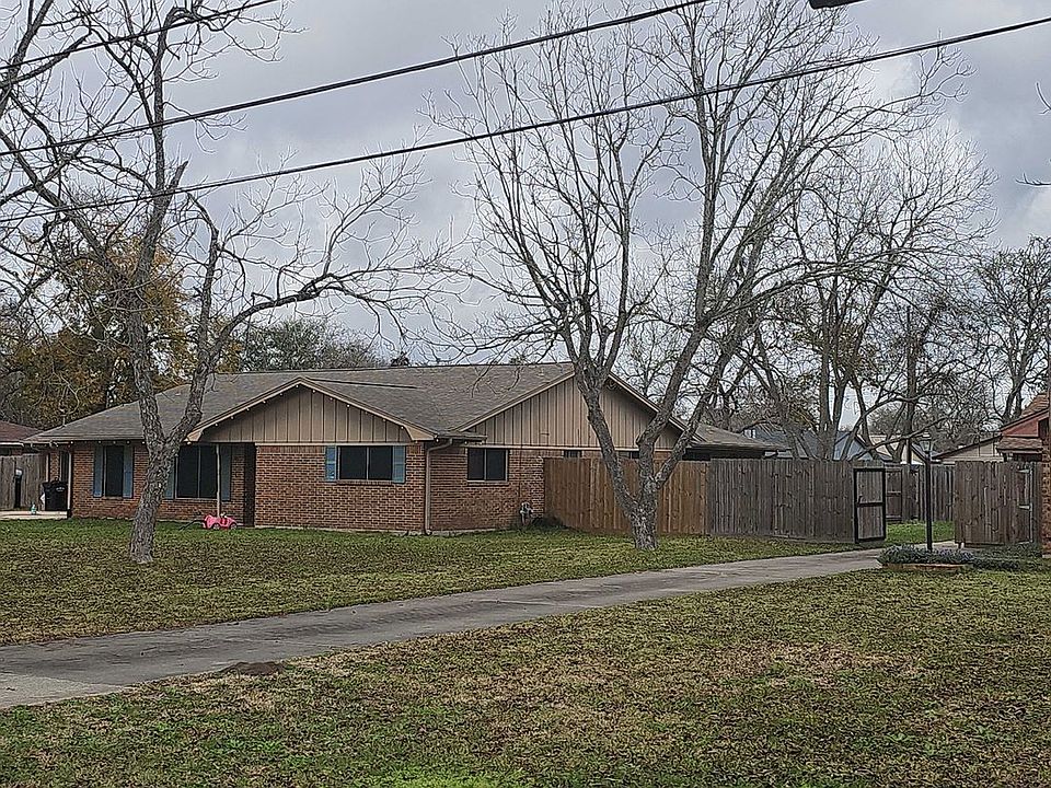 1st image of 2510 Pecan Manor St