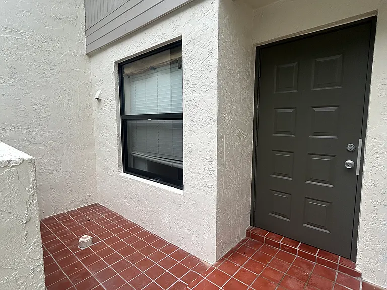 9884 NW 15th St — Photo 4