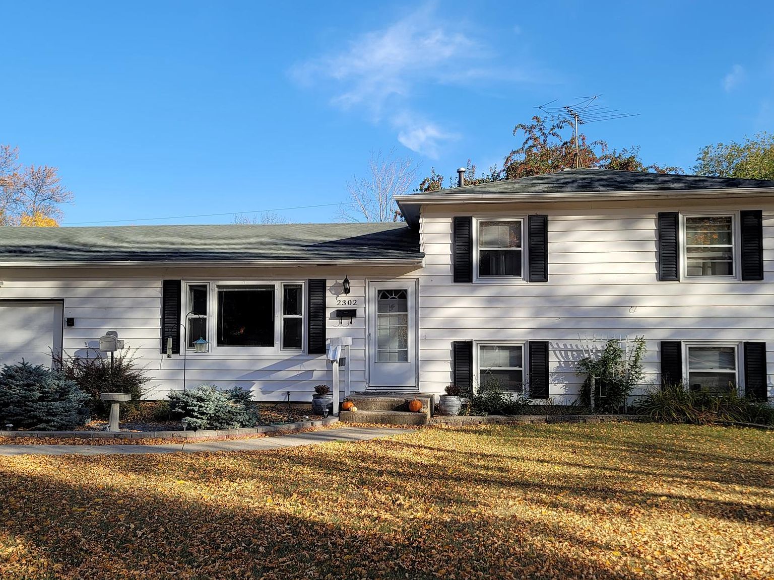 2302 17th St S, Moorhead, MN 56560 Zillow