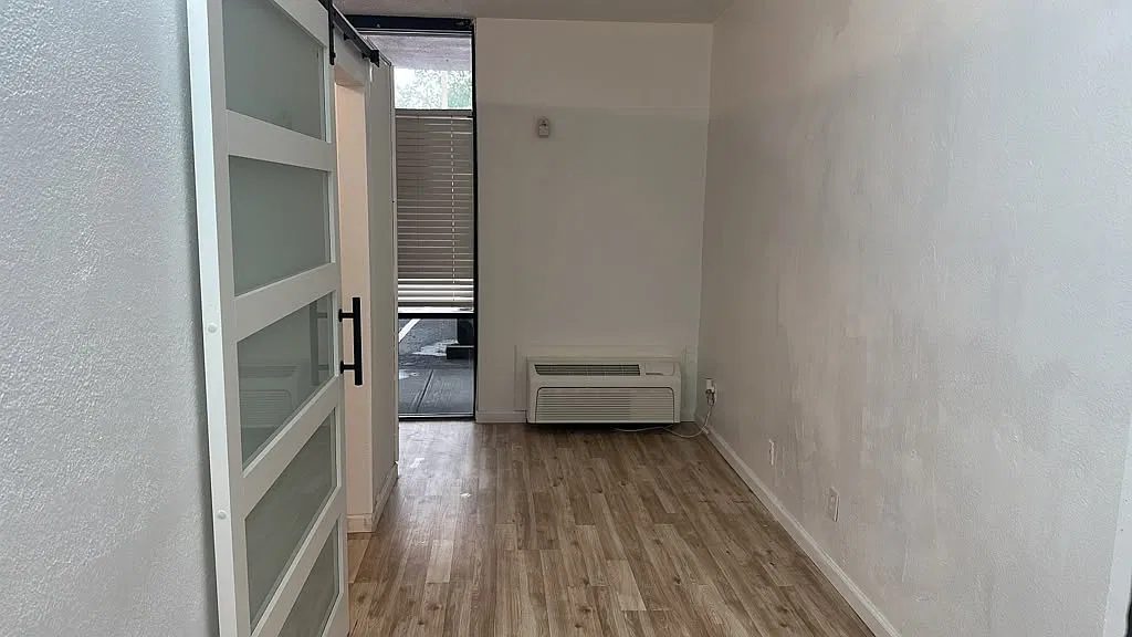 8421 S Orange Blossom Trl — Photo 4