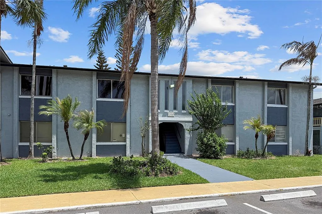 3 bed, 2.0 bath, 1270 sqft, $1,650 — Photo 2