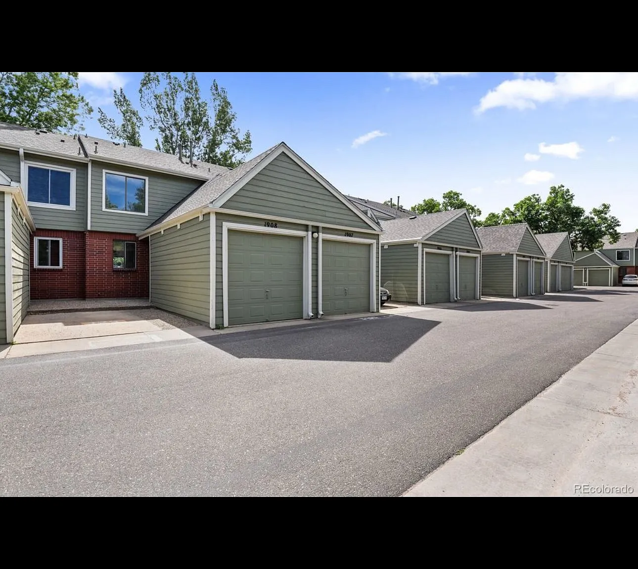 7474 E Arkansas Ave — Photo 2
