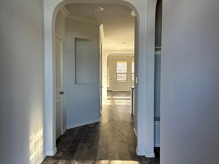 2308 Scenic Rd — Photo 2