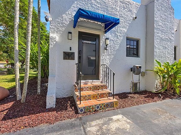 2nd image of 504 Majorca Ave