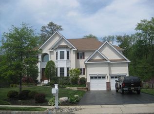 7 Foxcroft Way, Mount Laurel, NJ 08054