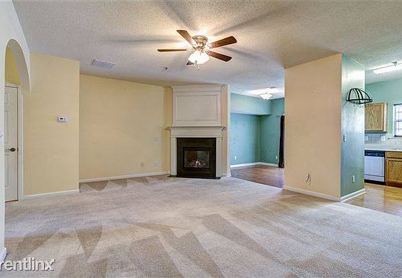 2nd image of 910 Magnolia Leaf Dr