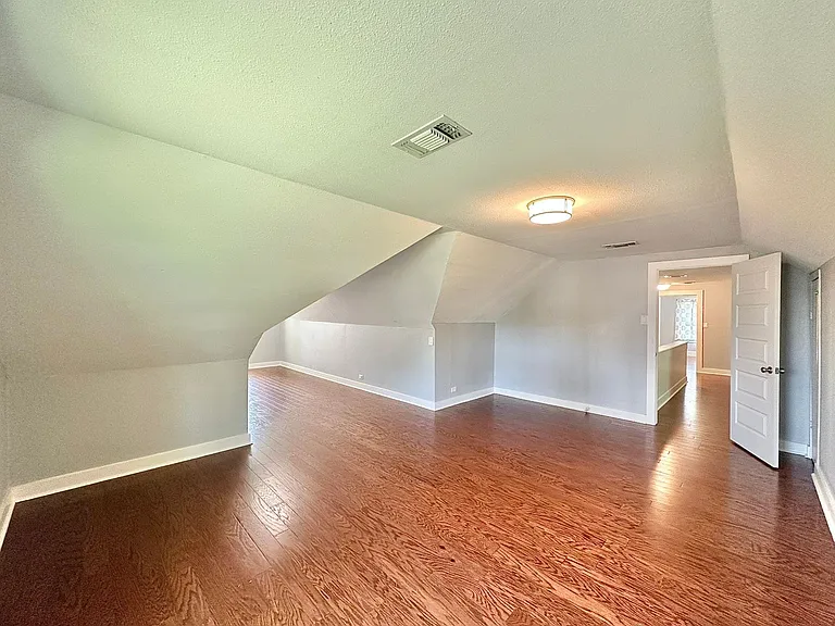 802 Hamvasy Ln — Photo 52